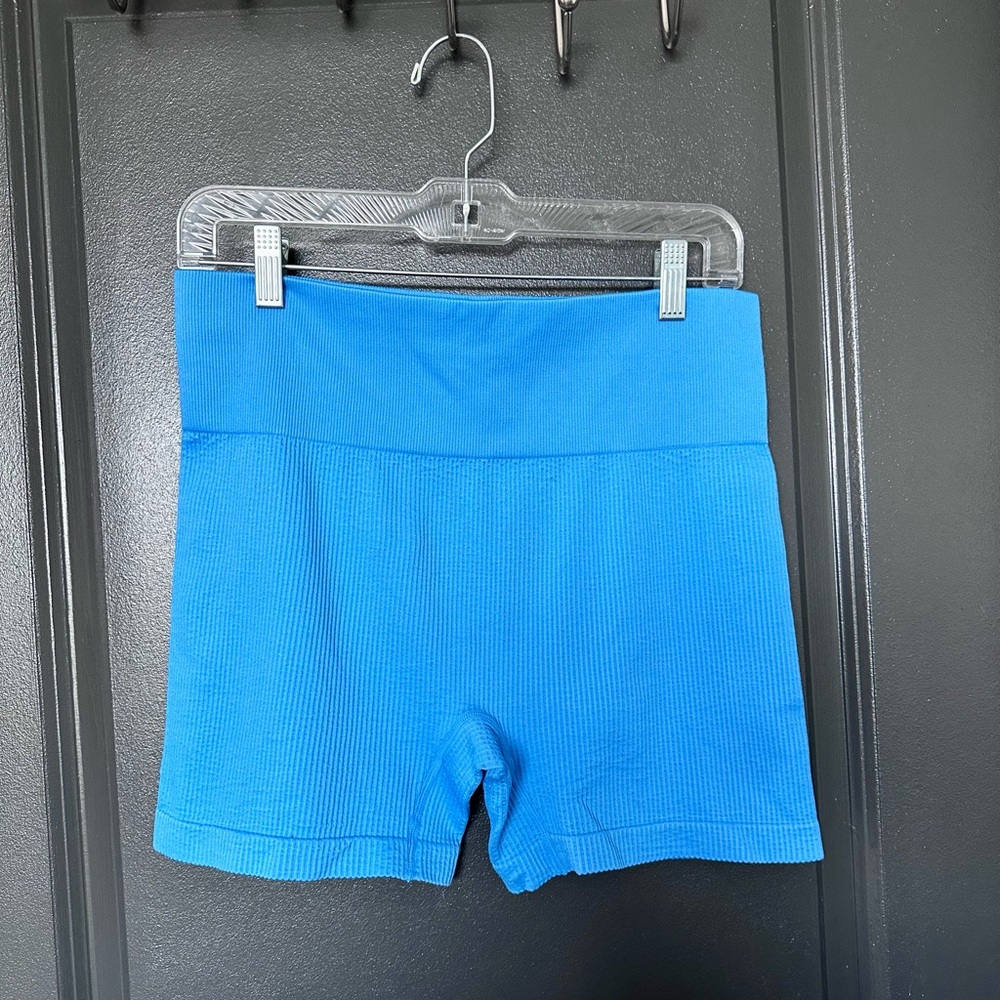 Colsie Ribbed Bralette + Short Set - Picture 5 of 7